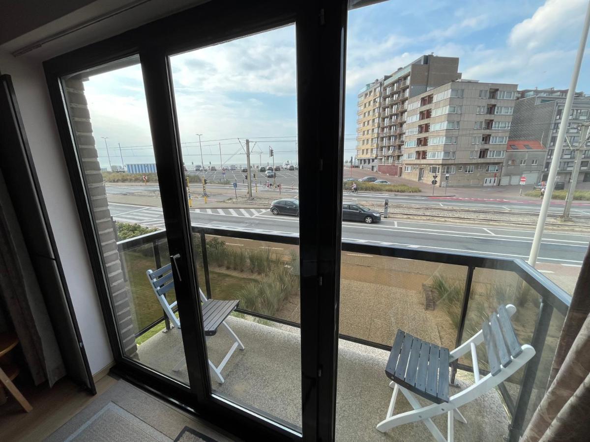 Frontaal Zeezicht In Appartement De Strandjutter 오스텐드 외부 사진