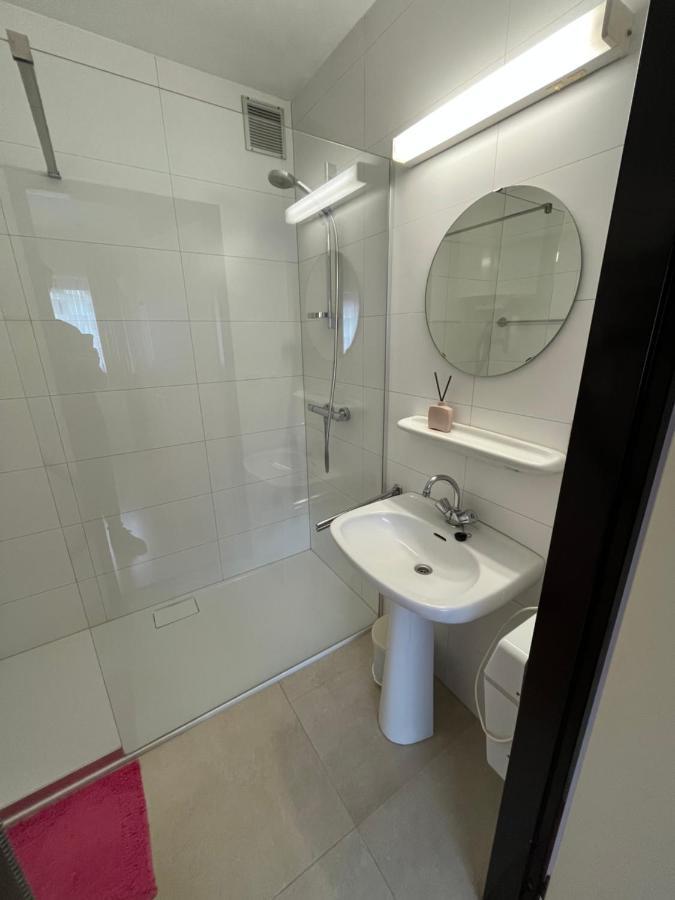 Frontaal Zeezicht In Appartement De Strandjutter 오스텐드 외부 사진